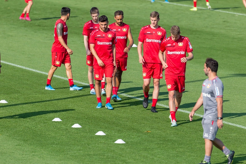 Los clubes de fútbol abren sus entrenamientos en YouTube